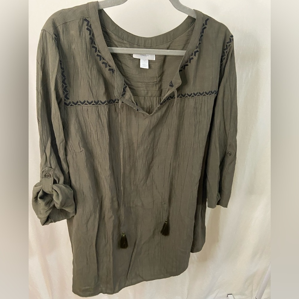 Excellent used condition. 3x CJ Banks Olive green v-neck blouse 3/4 sleeve